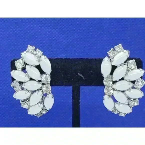 Vintage Earrings Clip White Milk Glass & Clear Rhinestones RARE Signed GALE - Picture 3 of 13